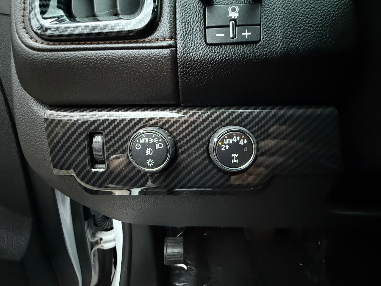 Used 2021 GMC Canyon AT4 image 16