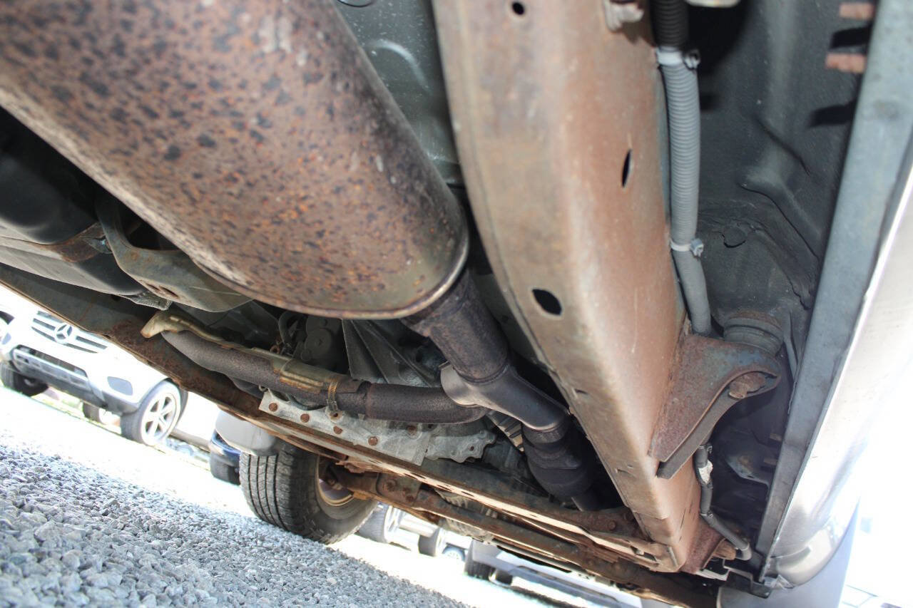 Used 2005 Nissan Frontier SE w/ (P01) Power Pkg AWD/4WD image 28