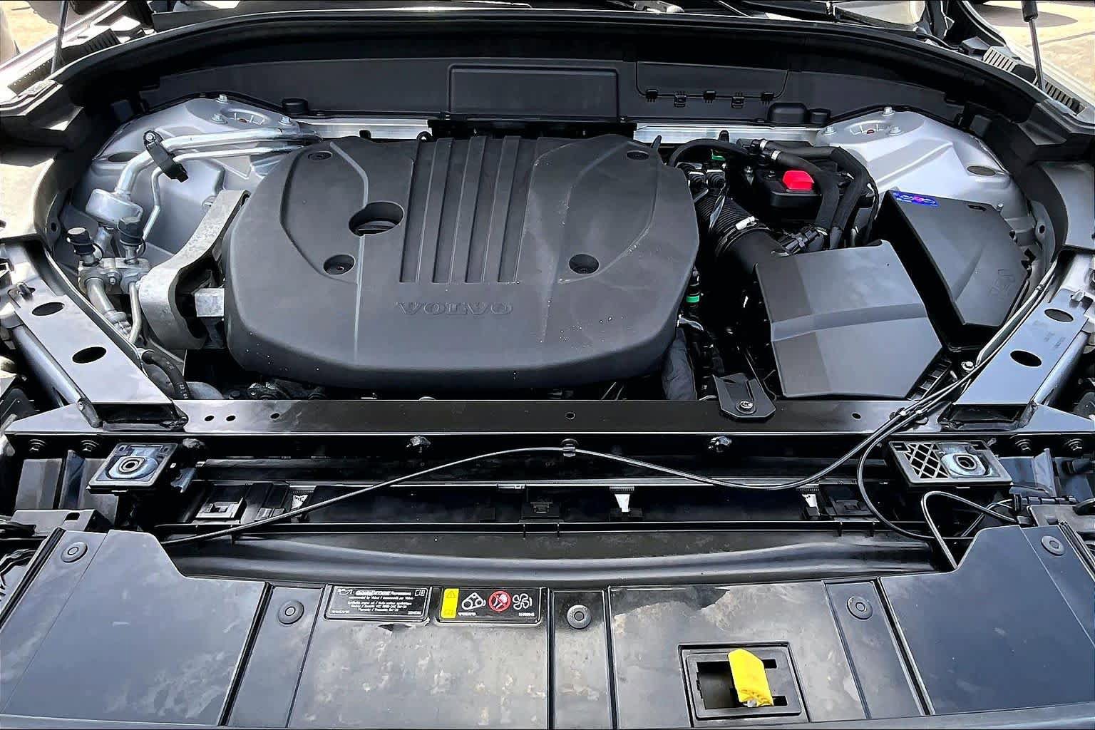 Certified 2023 Volvo XC60 B5 Plus w/ Climate Package image 29