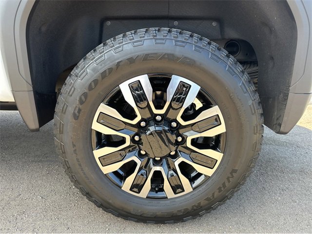 New 2025 GMC Sierra 2500 Denali Ultimate image 16