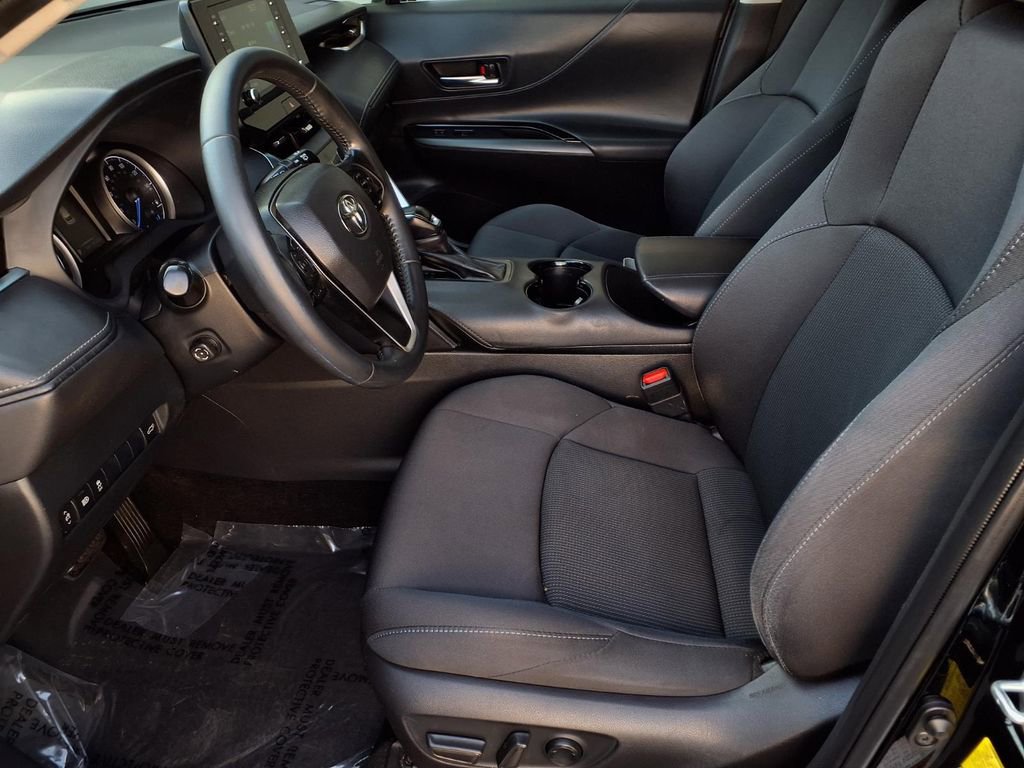 Certified 2021 Toyota Venza LE w/ Carpet Mat Package (TMS) image 17