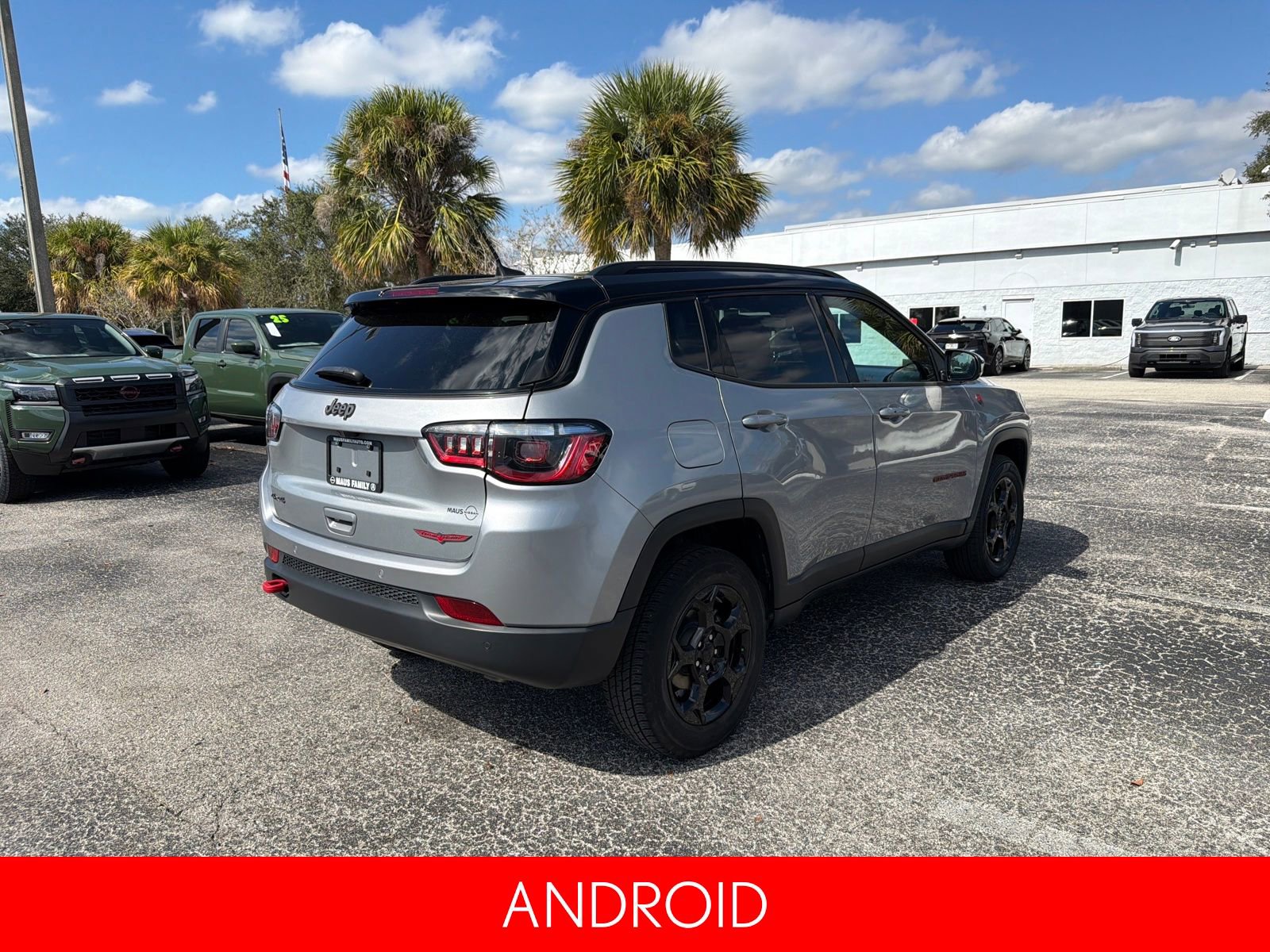 Used 2023 Jeep Compass Trailhawk image 6