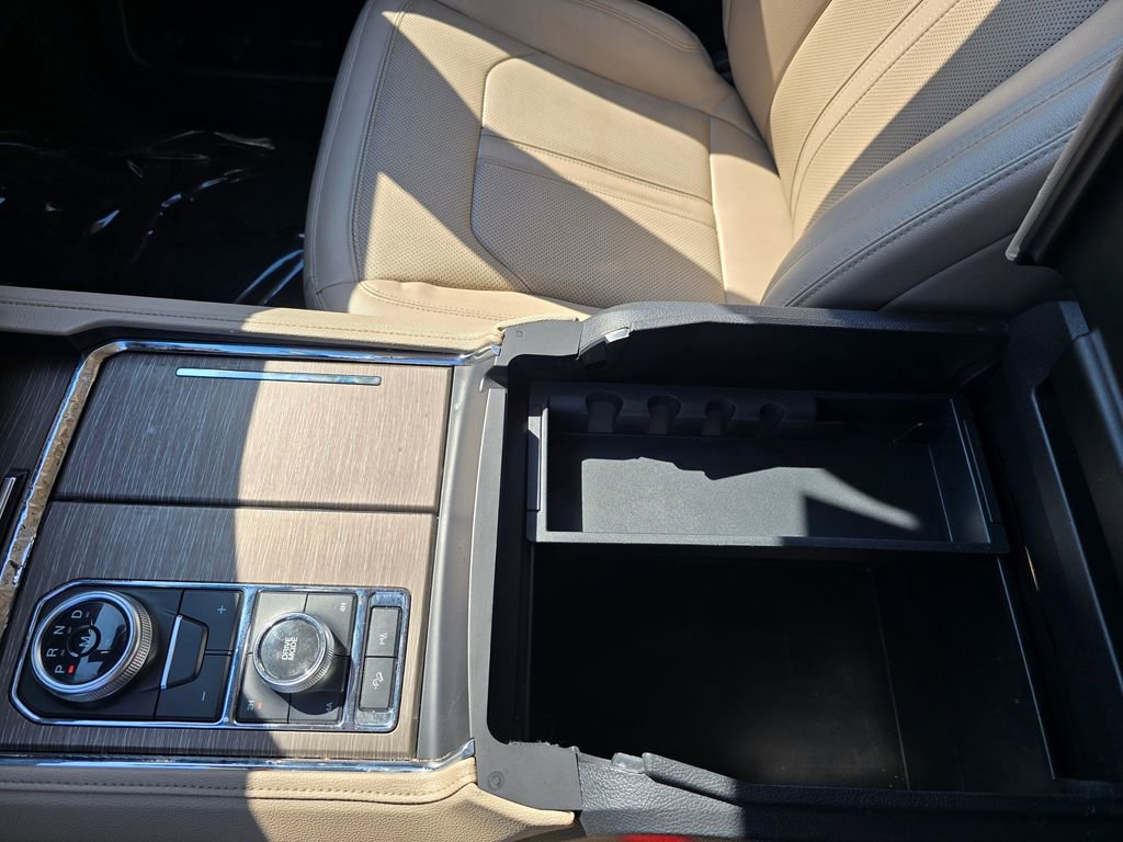 Used 2022 Ford Expedition Limited image 27