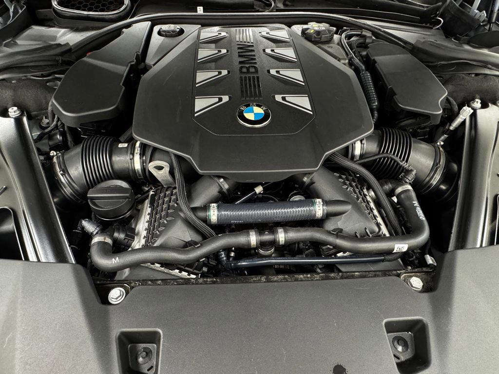 Used 2023 BMW 760i xDrive w/ Executive Package image 34