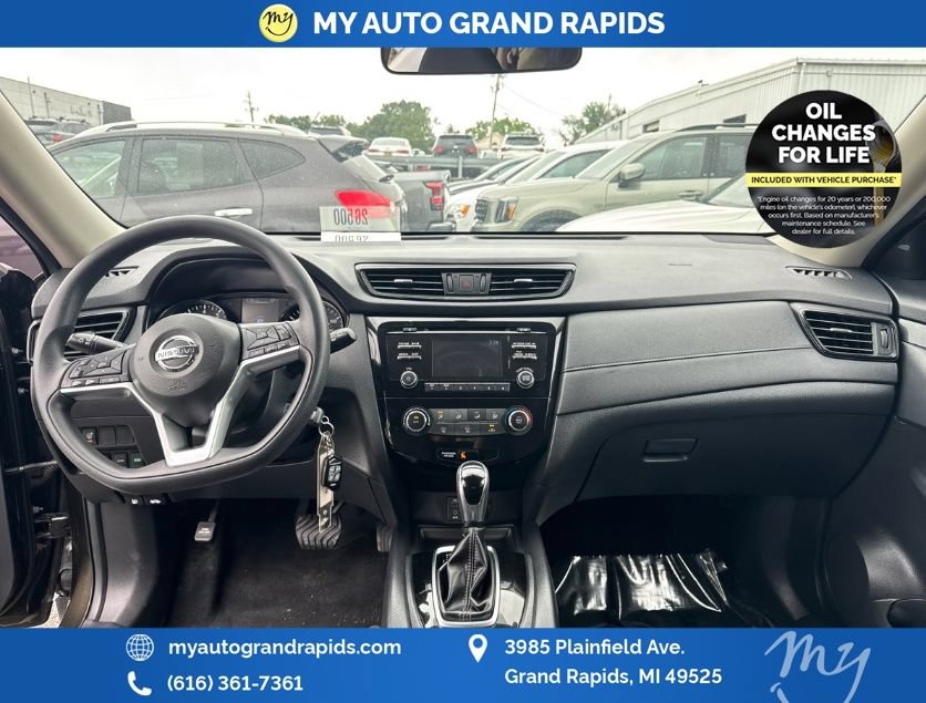 Used 2017 Nissan Rogue S w/ Appearance Package AWD/4WD image 8