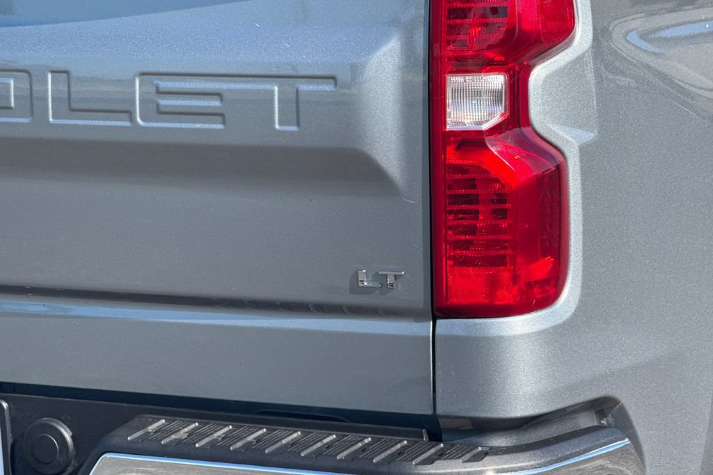 Used 2025 Chevrolet Silverado 1500 LT AWD/4WD image 32