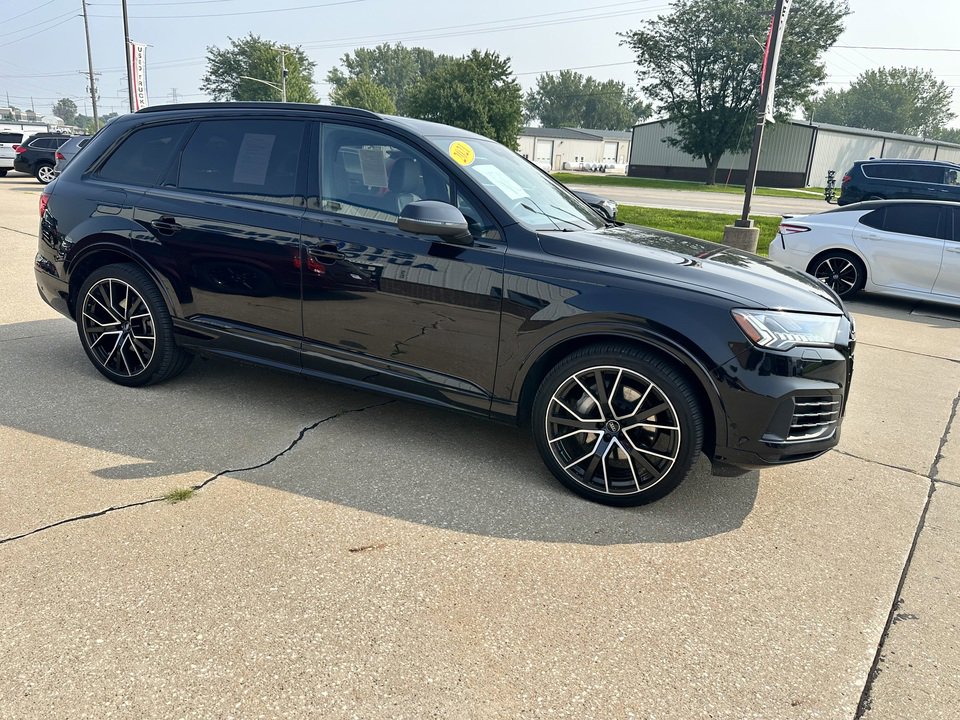Used 2021 Audi Q7 3.0T Prestige w/ Prestige Package image 4
