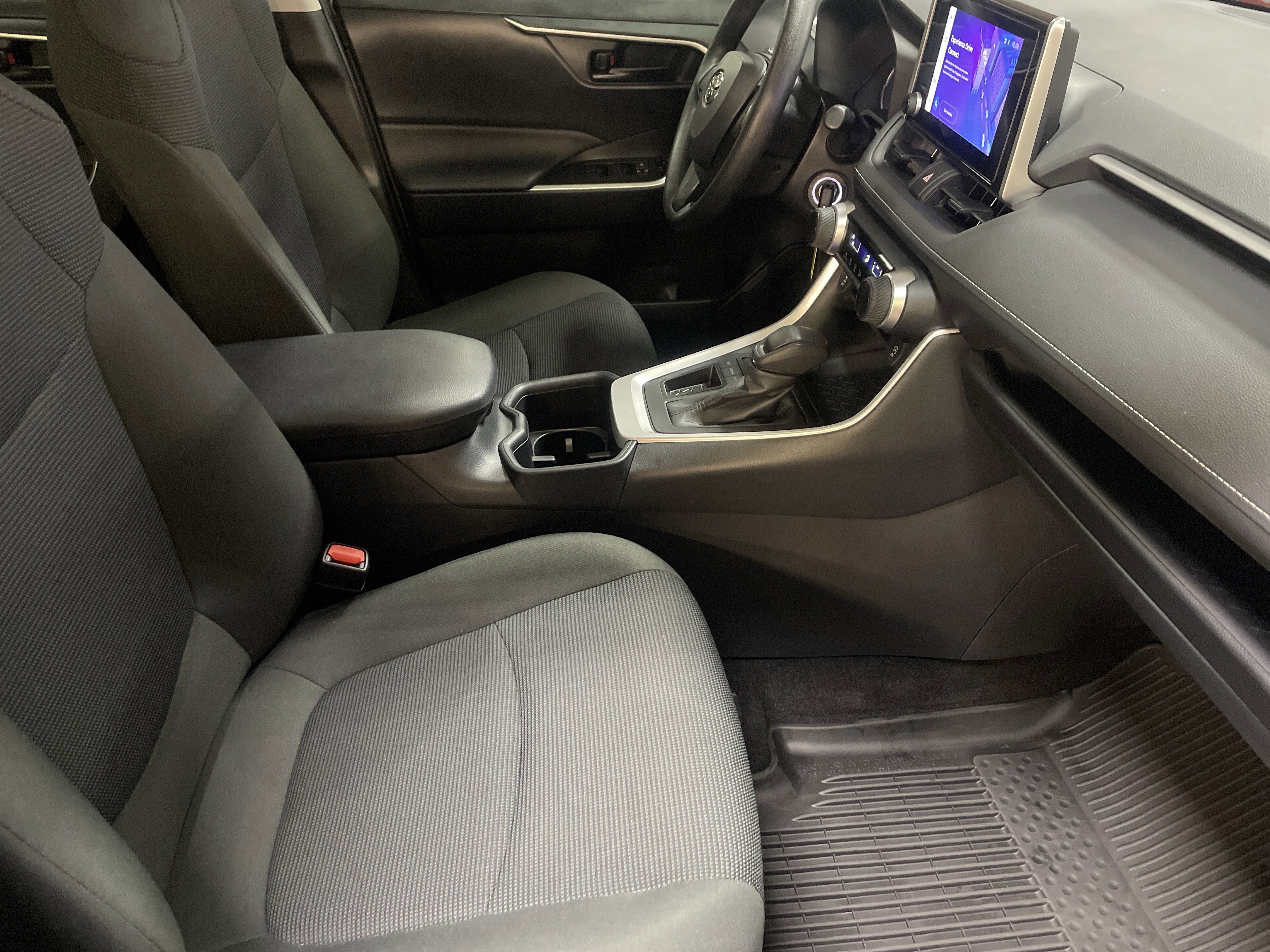 Used 2025 Toyota RAV4 LE image 35