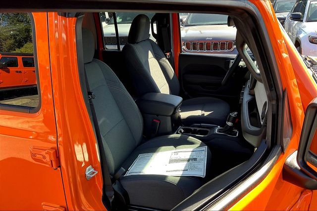 New 2025 Jeep Gladiator Sport image 26