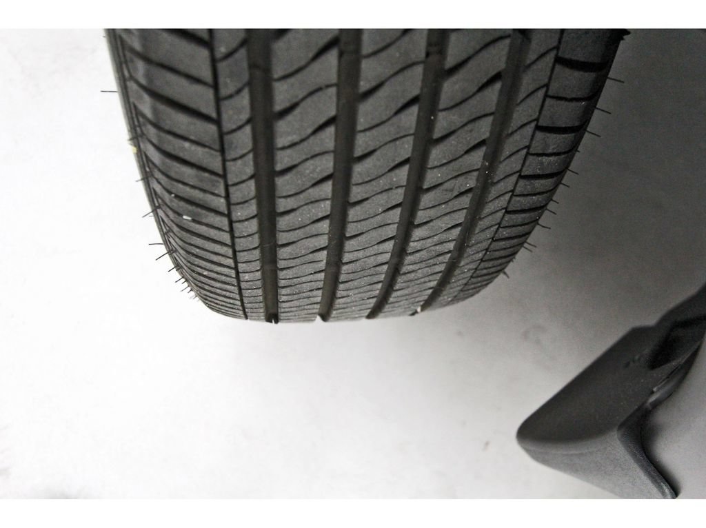 Used 2025 Nissan Kicks Play S FWD image 28