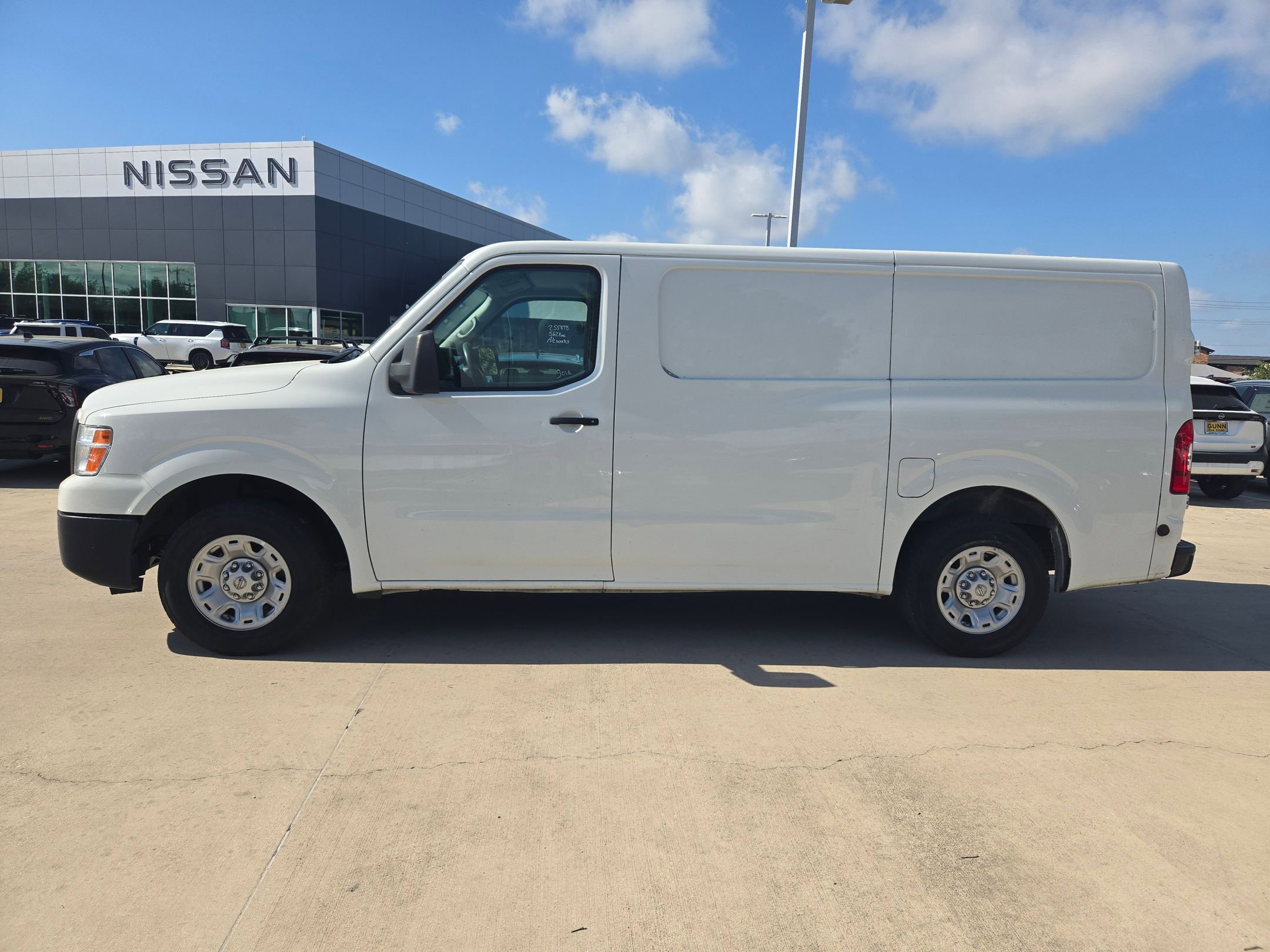 Used 2021 Nissan NV 2500 SV image 6