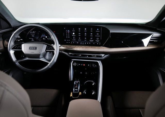 Certified 2025 Audi Q5 Premium Plus image 8