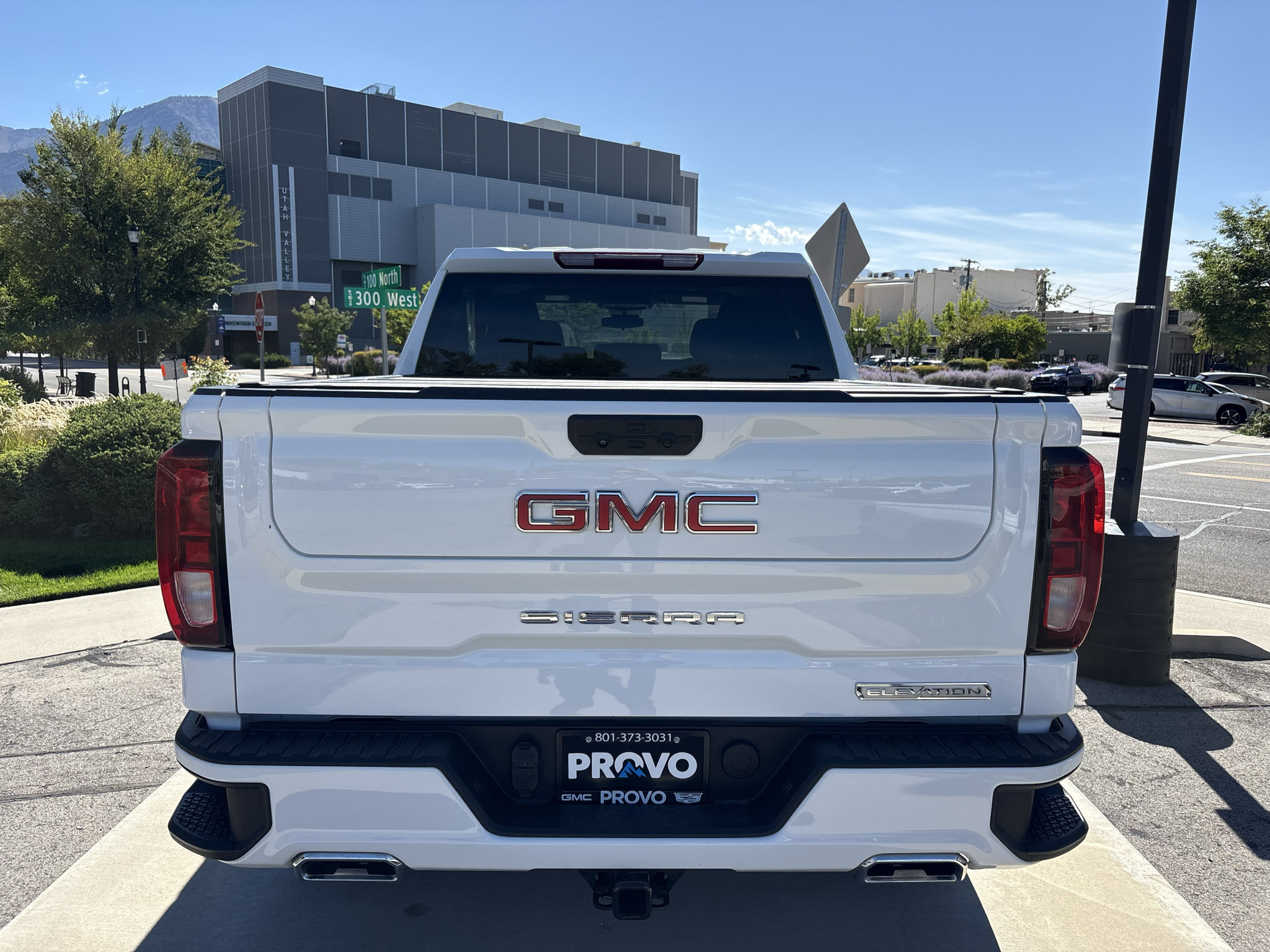 Used 2024 GMC Sierra 1500 Elevation w/ X31 Off-Road Package AWD/4WD image 8