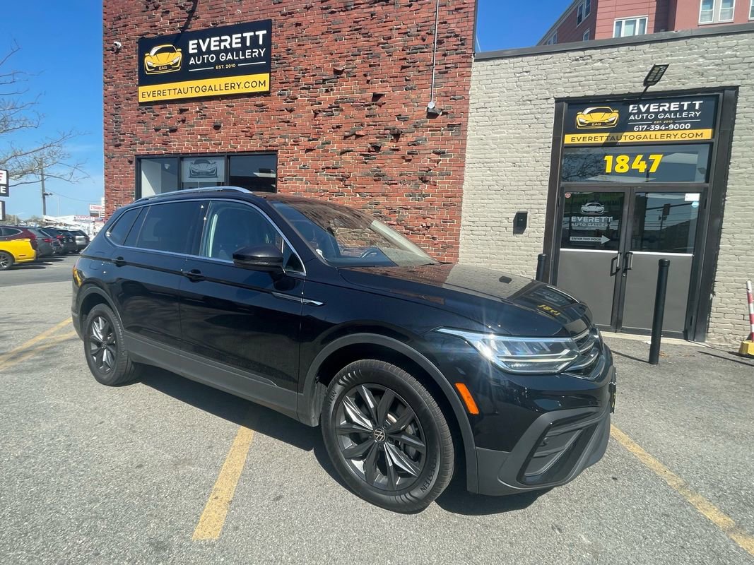 Used 2022 Volkswagen Tiguan SE AWD/4WD image 1