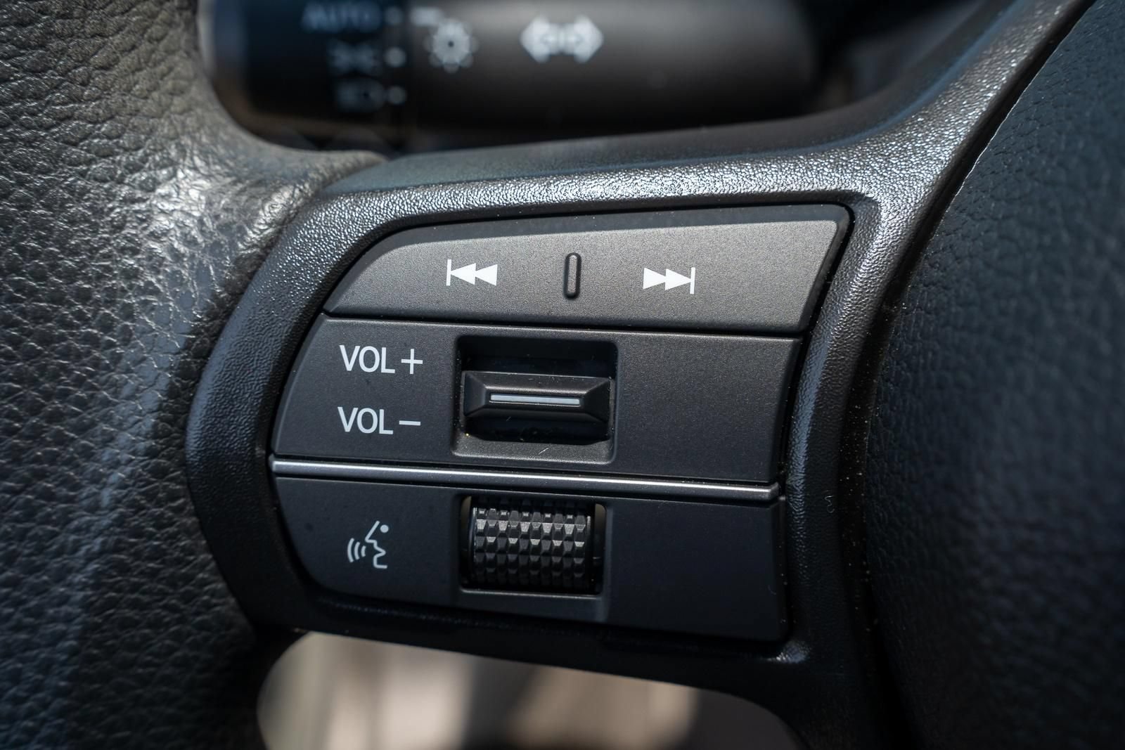 Certified 2023 Honda Accord EX image 31