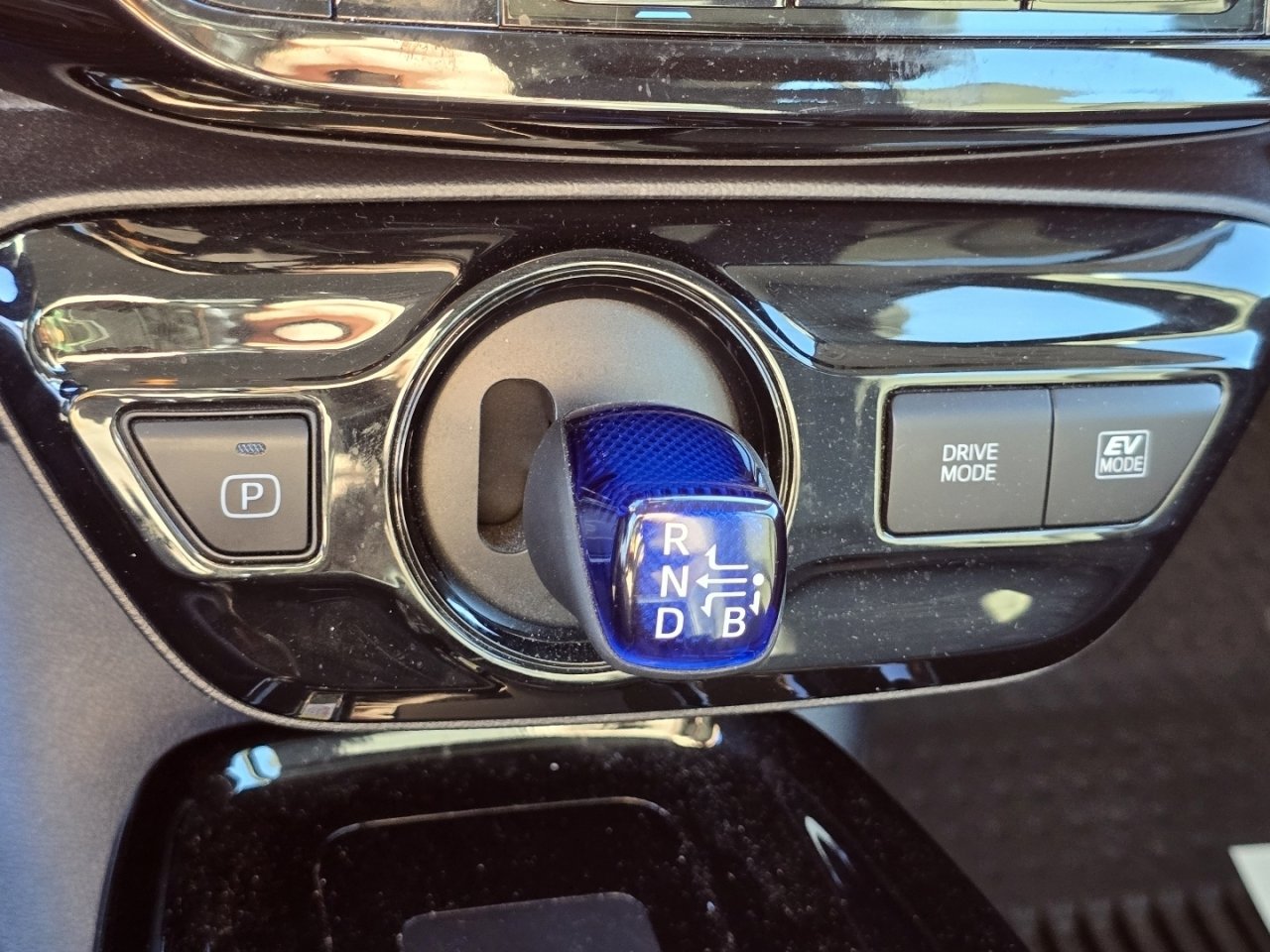 Used 2022 Toyota Prius image 22