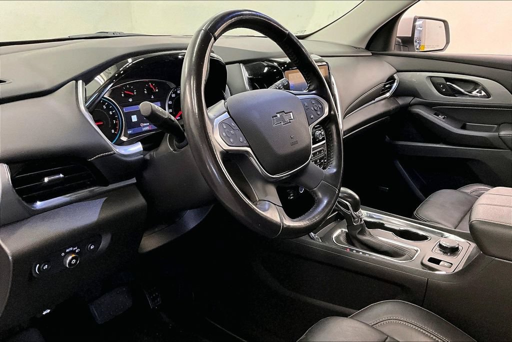 Used 2021 Chevrolet Traverse RS FWD image 13