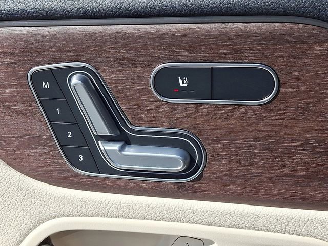 Used 2022 Mercedes-Benz GLB 250 4MATIC image 27