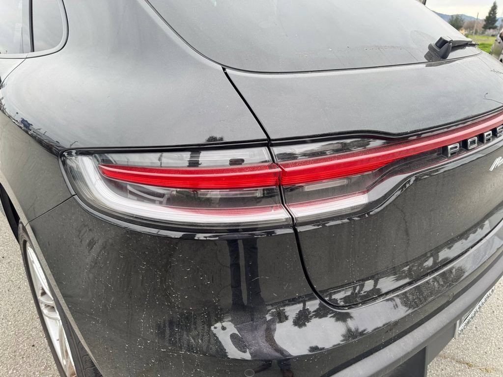 Used 2024 Porsche Macan AWD/4WD image 34
