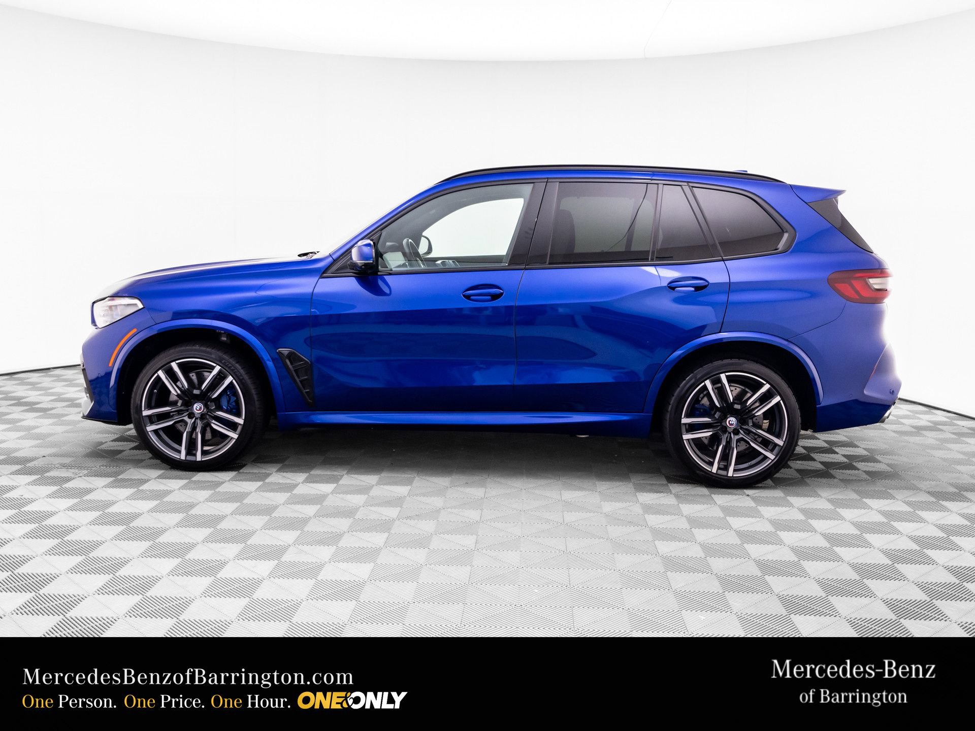 Used 2023 BMW X5 M w/ Executive Package AWD/4WD image 2