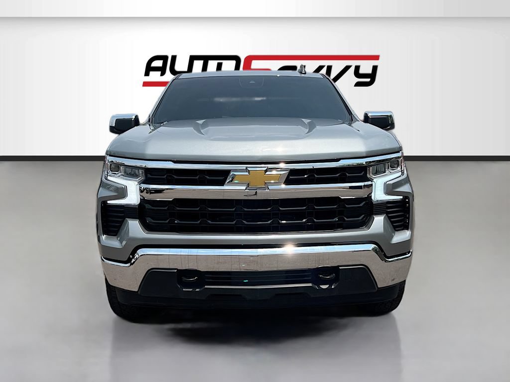 Used 2025 Chevrolet Silverado 1500 LT AWD/4WD image 2