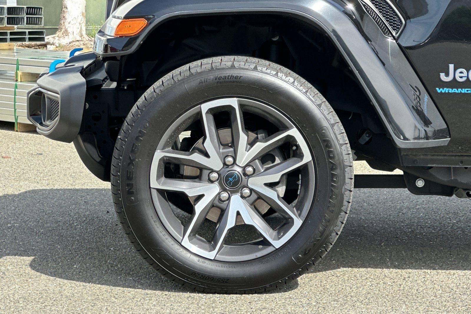 Used 2024 Jeep Wrangler Unlimited AWD/4WD image 32