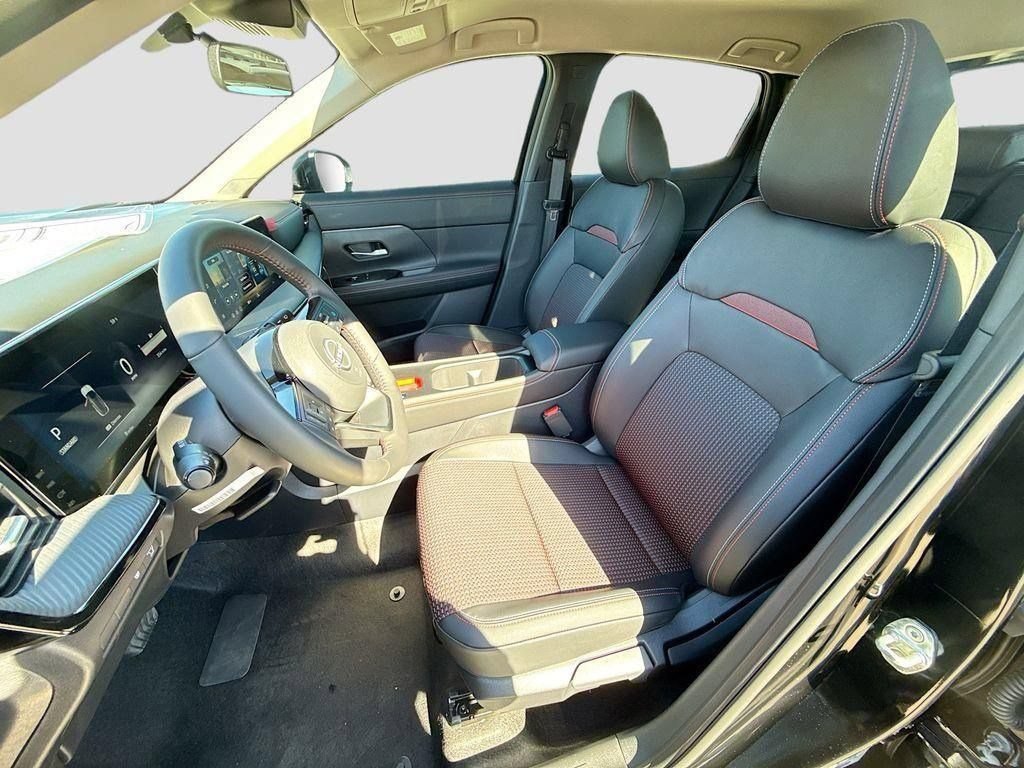 New 2026 Nissan Kicks SR w/ Illumination Package FWD image 19