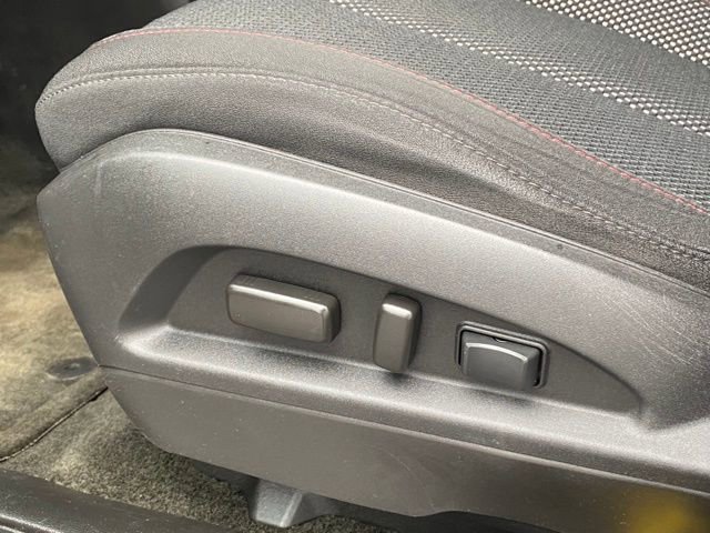 Used 2017 Chevrolet Equinox LT w/ Convenience Package image 29