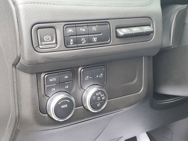 Used 2023 GMC Yukon Denali AWD/4WD image 9
