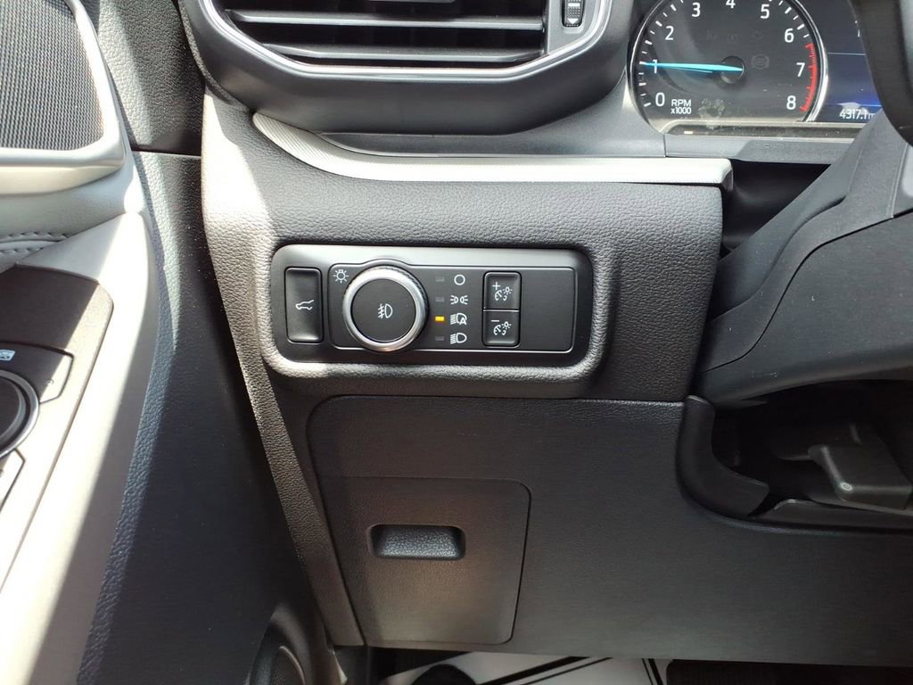 Used 2024 Ford Explorer XLT w/ Equipment Group 202A AWD/4WD image 17