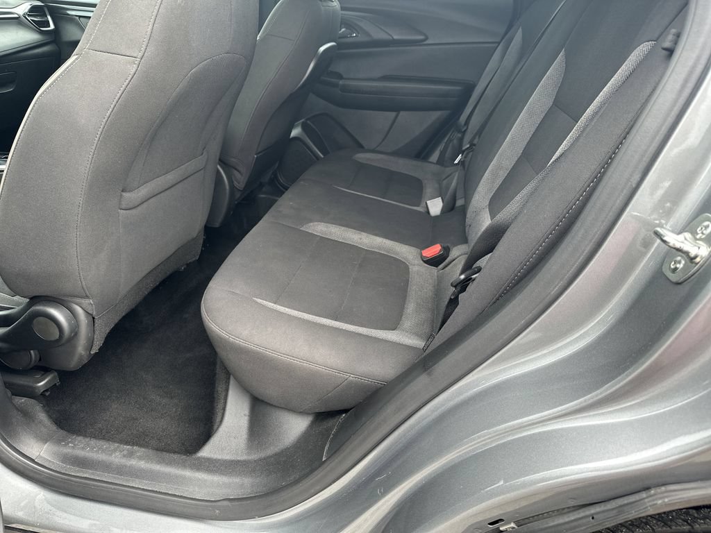 Used 2026 Chevrolet TrailBlazer LT w/ LT Cold Weather Package FWD image 30