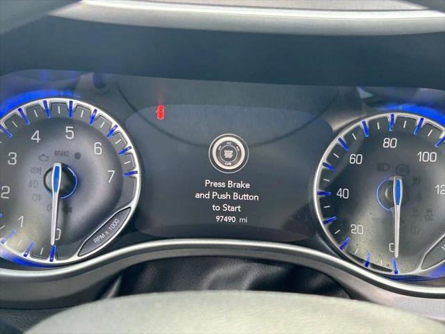 Certified 2020 Chrysler Pacifica Touring w/ Advanced Safetytec Group FWD image 20