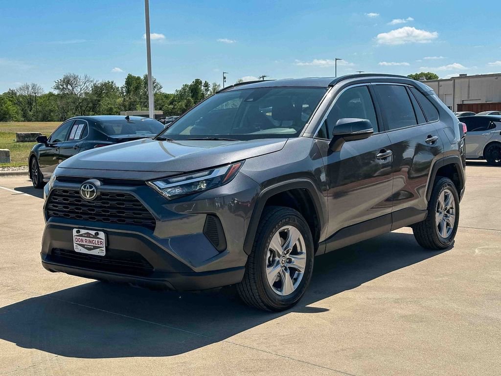 Used 2025 Toyota RAV4 XLE image 7