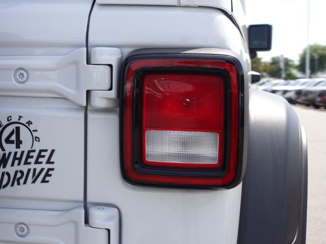 Used 2023 Jeep Wrangler Unlimited w/ Sun & Screen Package AWD/4WD image 6