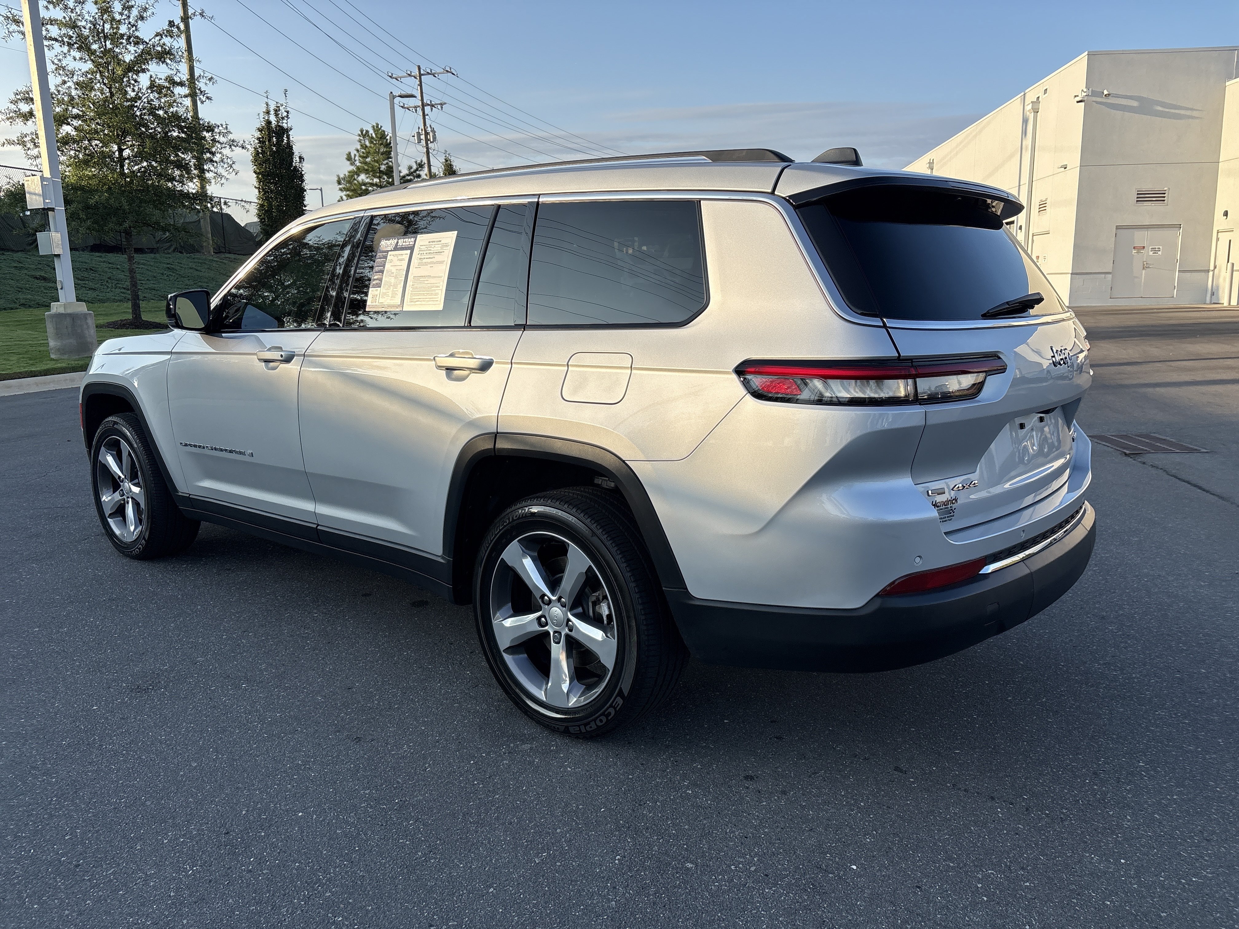 Used 2021 Jeep Grand Cherokee L Limited AWD/4WD image 7