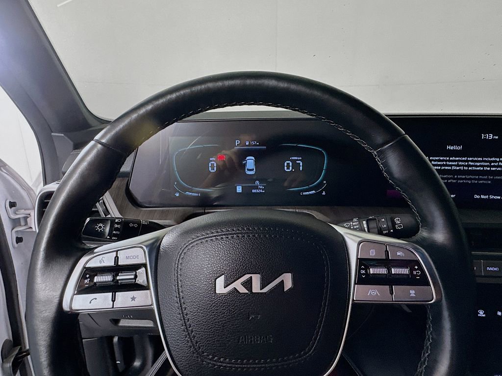 Used 2024 Kia Telluride EX w/ EX Captain's Chair Package image 11