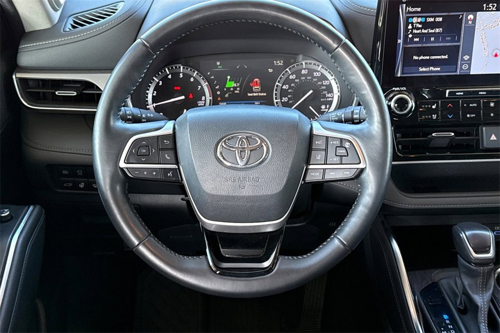 Used 2022 Toyota Highlander Platinum image 20