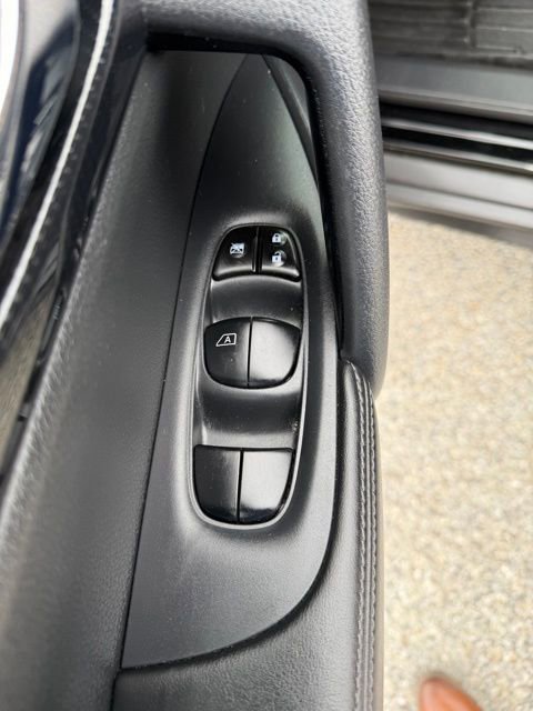 Used 2020 Nissan Rogue SL w/ Premium Package image 20