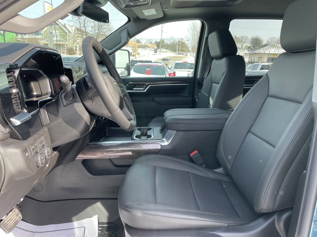 New 2026 Chevrolet Silverado 2500 LTZ w/ LTZ Convenience Package image 3
