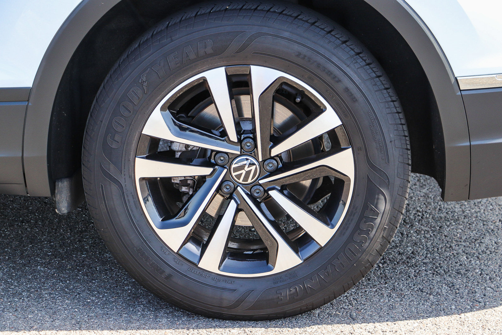Used 2024 Volkswagen Tiguan S AWD/4WD image 12