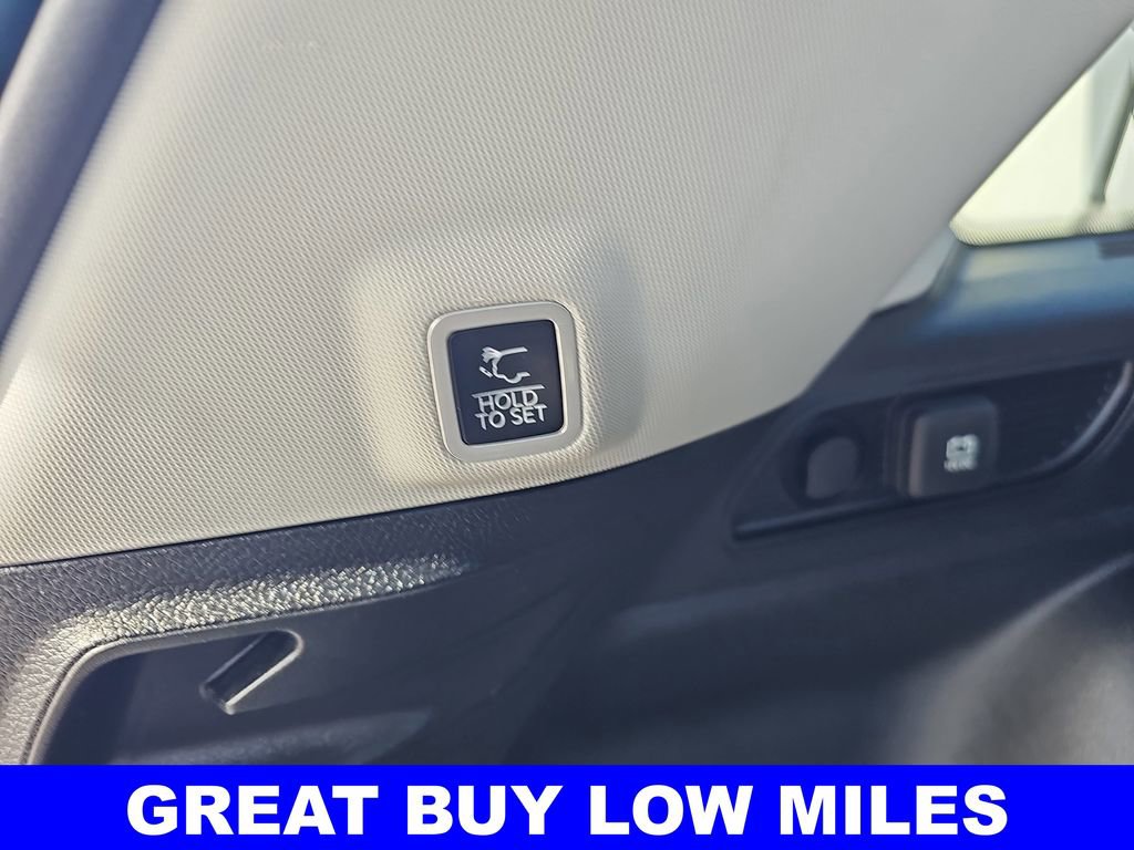 Used 2023 Jeep Grand Cherokee Limited w/ Luxury Tech Group II image 13