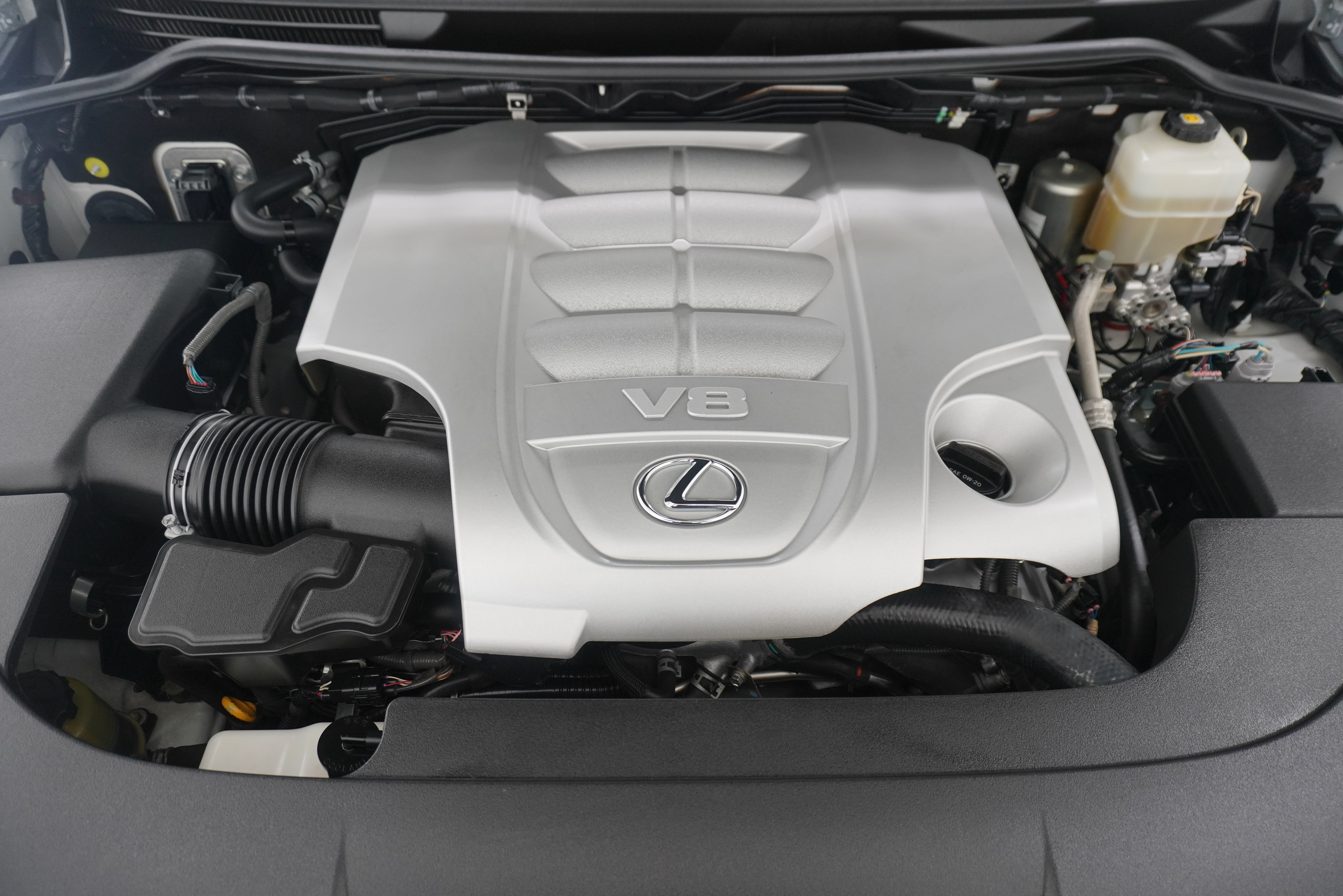 Used 2019 Lexus LX 570 4WD w/ Luxury Package image 42