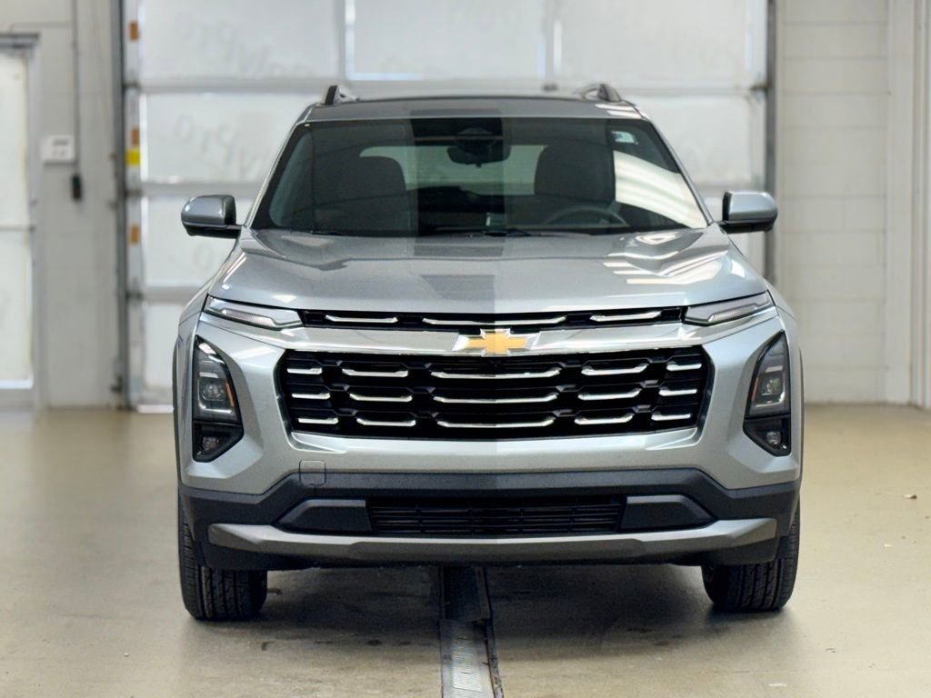 New 2026 Chevrolet Equinox LT w/ Safety and Technology Package image 2