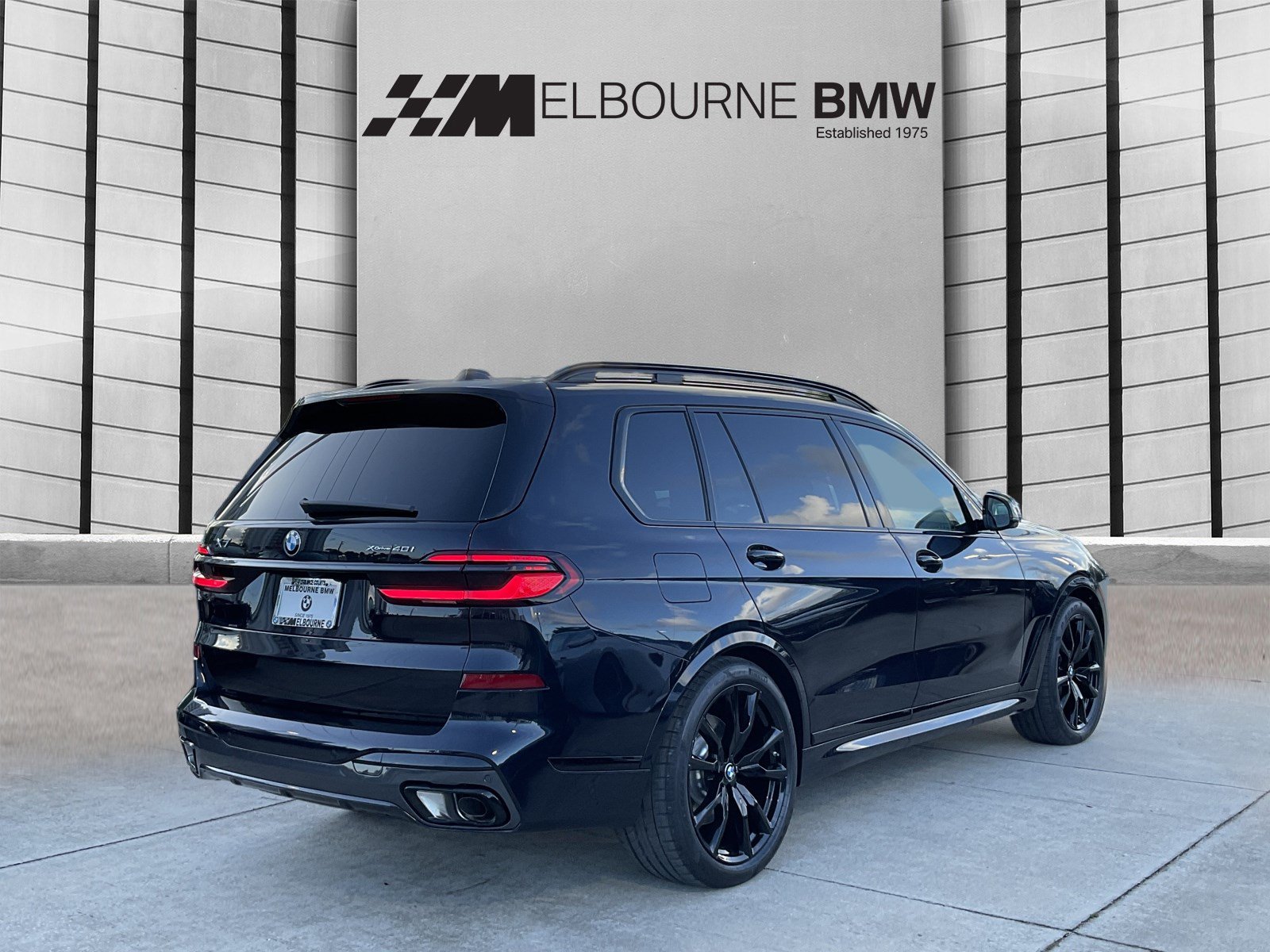New 2027 BMW X7 xDrive40i w/ M Sport Package AWD/4WD image 4