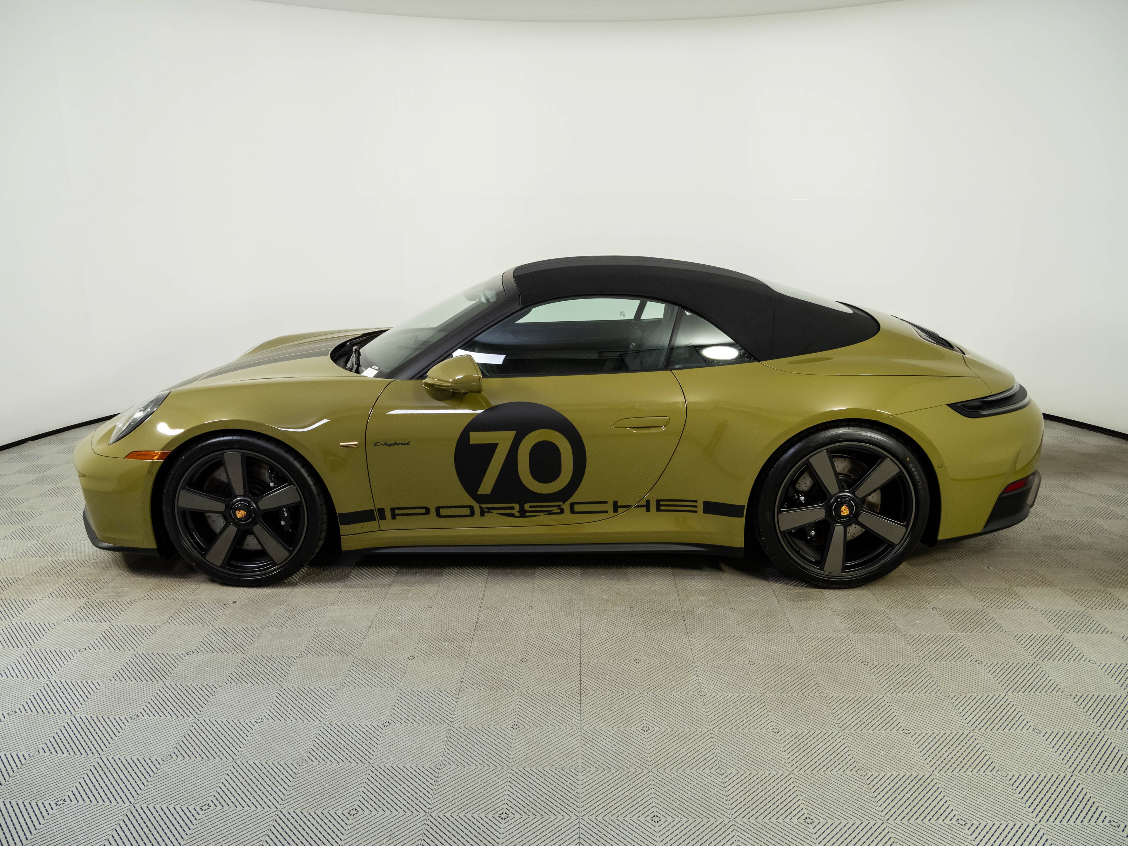 New 2026 Porsche 911 GTS RWD image 33