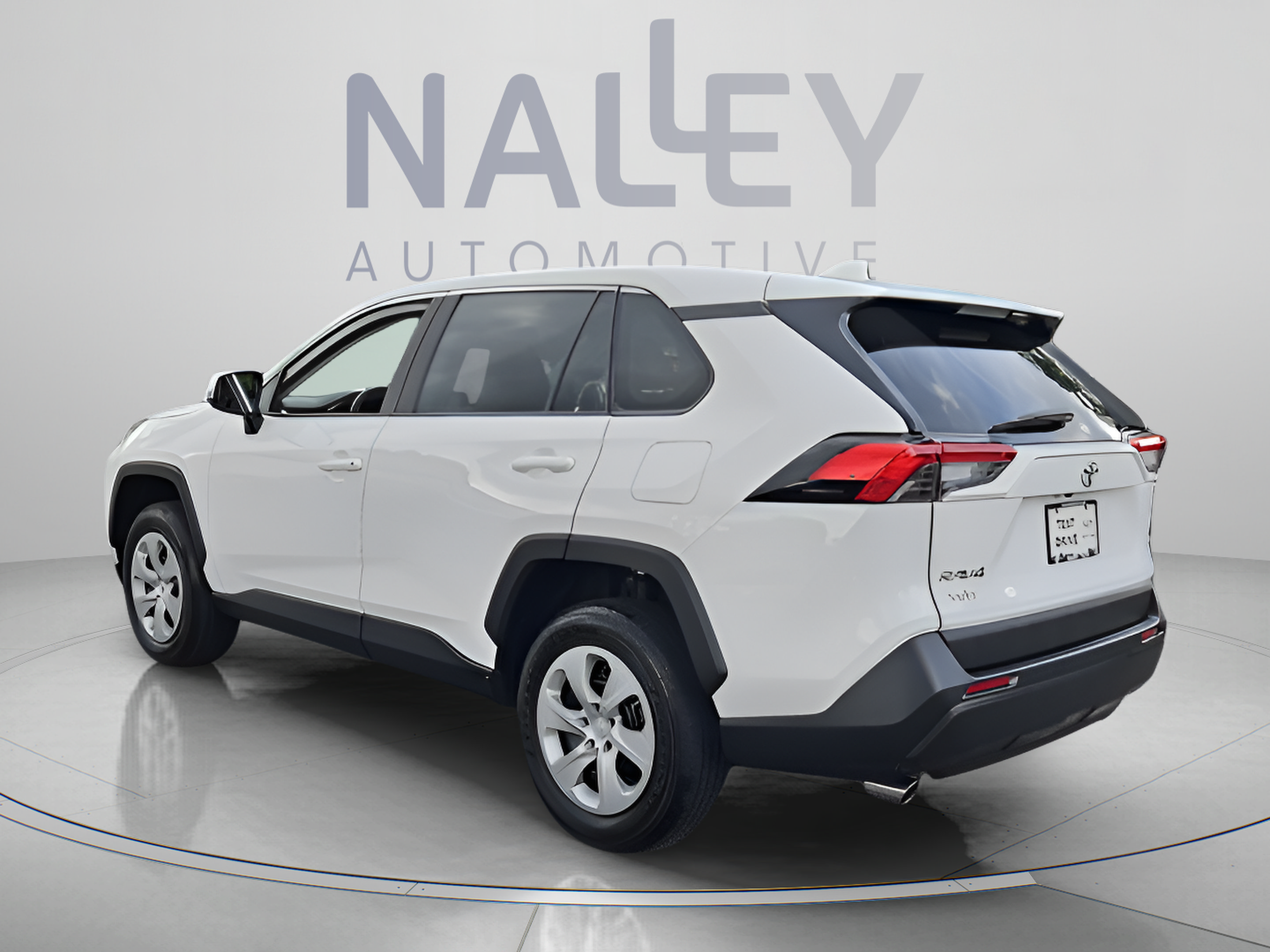 Used 2024 Toyota RAV4 LE FWD image 3