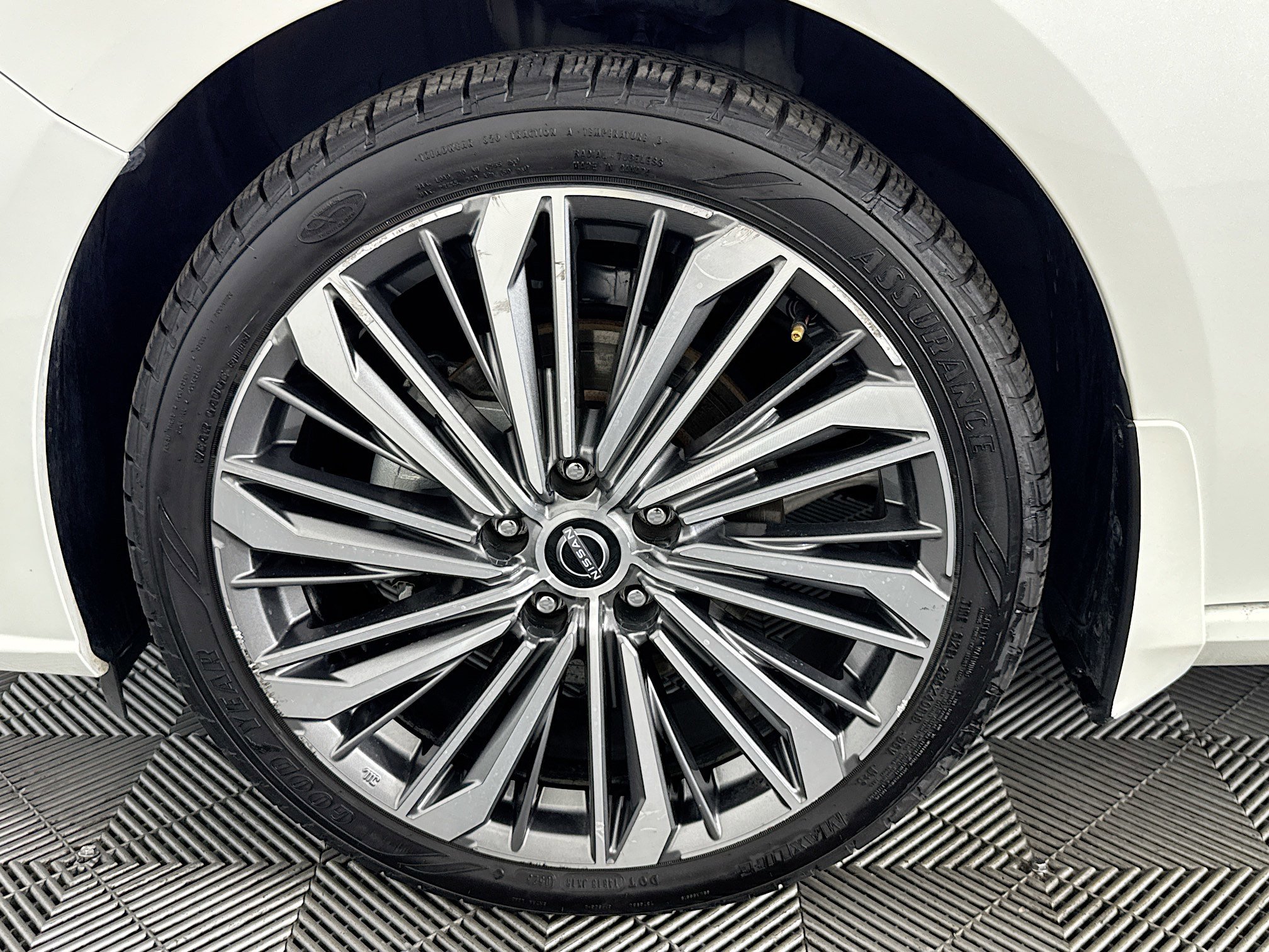 Used 2023 Nissan Altima 2.5 SL AWD/4WD image 37