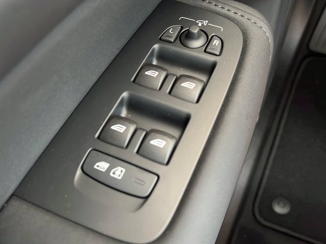 New 2026 Volvo XC60 B5 Plus AWD/4WD image 23