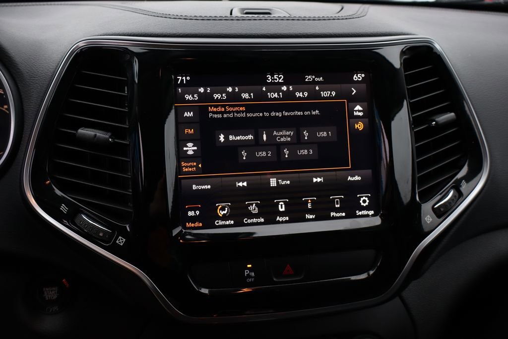 Used 2020 Jeep Cherokee Limited image 20