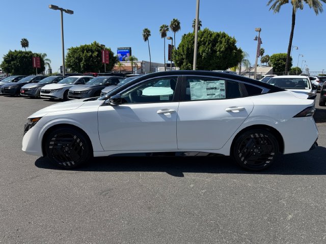 New 2027 Nissan Sentra SR w/ Floor Mat Package FWD image 4